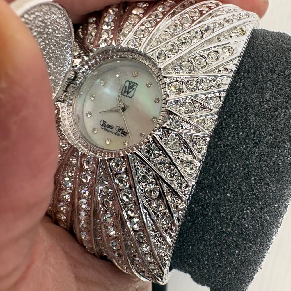 Victoria Vieck VTG Silverstone Crystal w/ Hidden Quartz Watch Cuff Bracelet - Picture 4 of 4